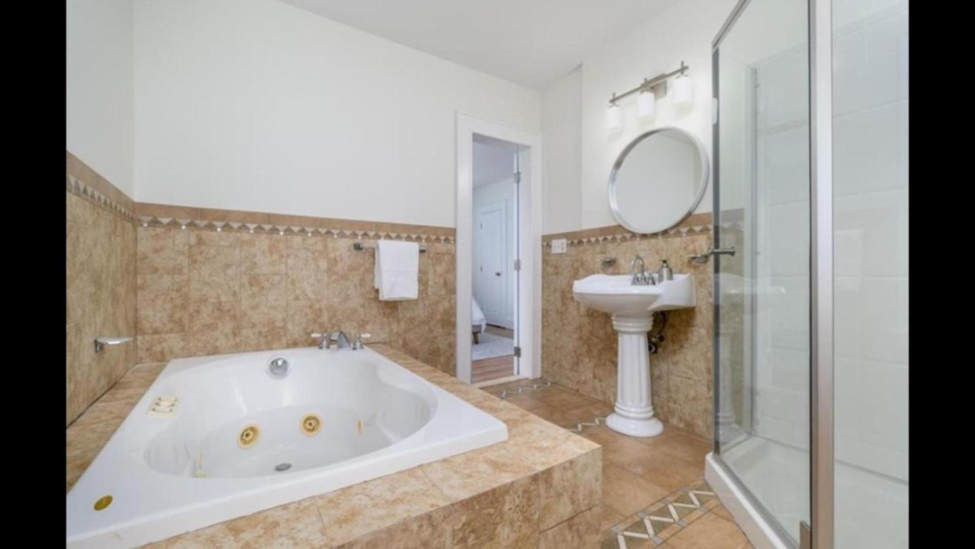Black Rock Home - 4 Bed - Jacuzzi Bath - Beach Bridgeport Eksteriør billede