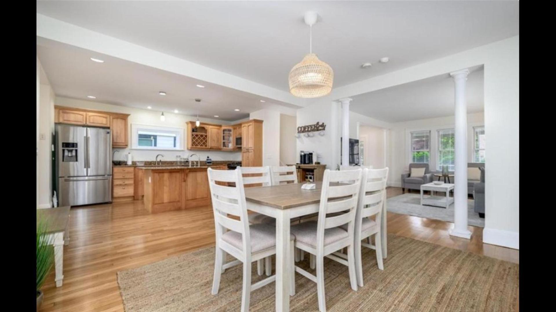 Black Rock Home - 4 Bed - Jacuzzi Bath - Beach Bridgeport Eksteriør billede